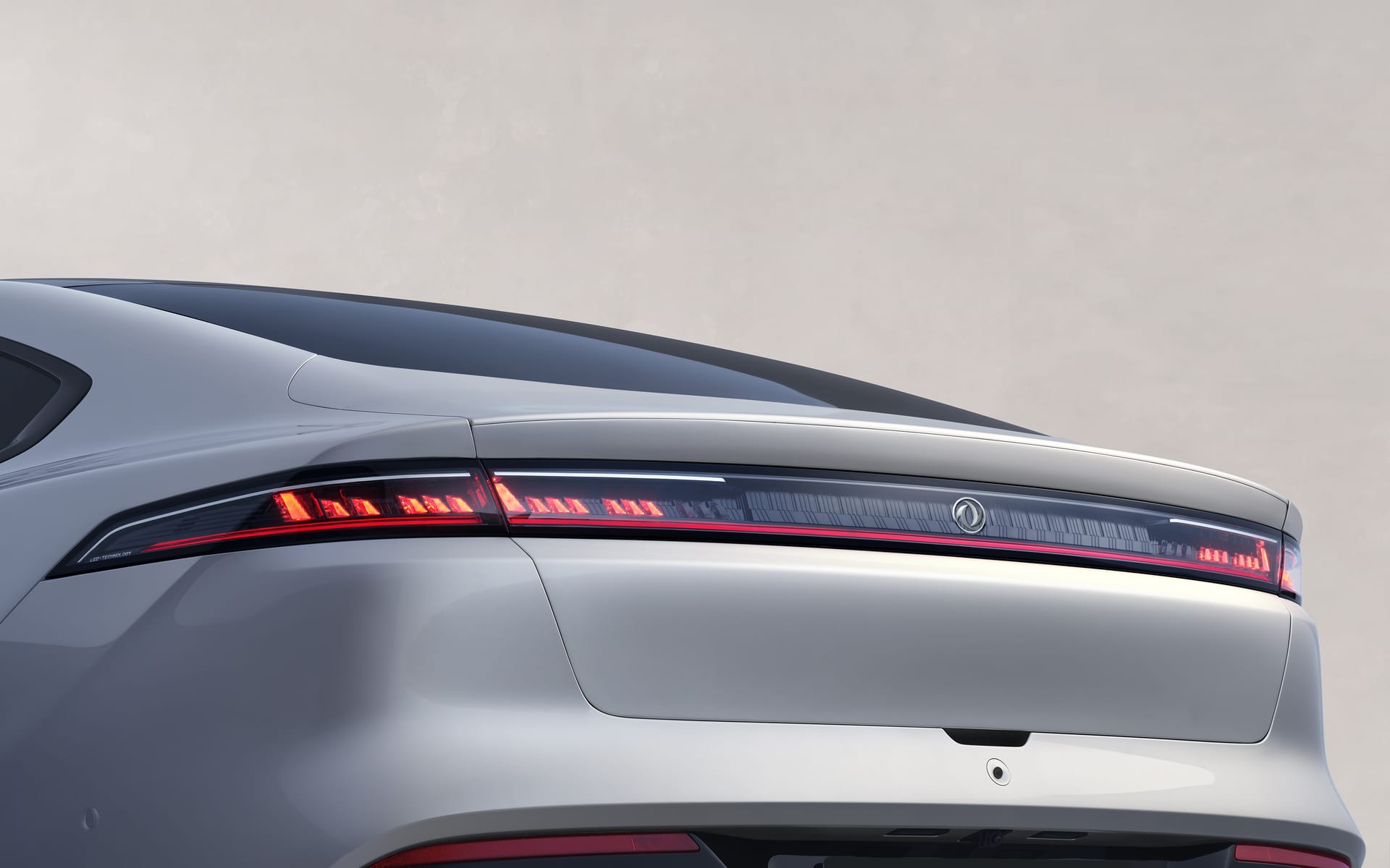 LED tail light bar