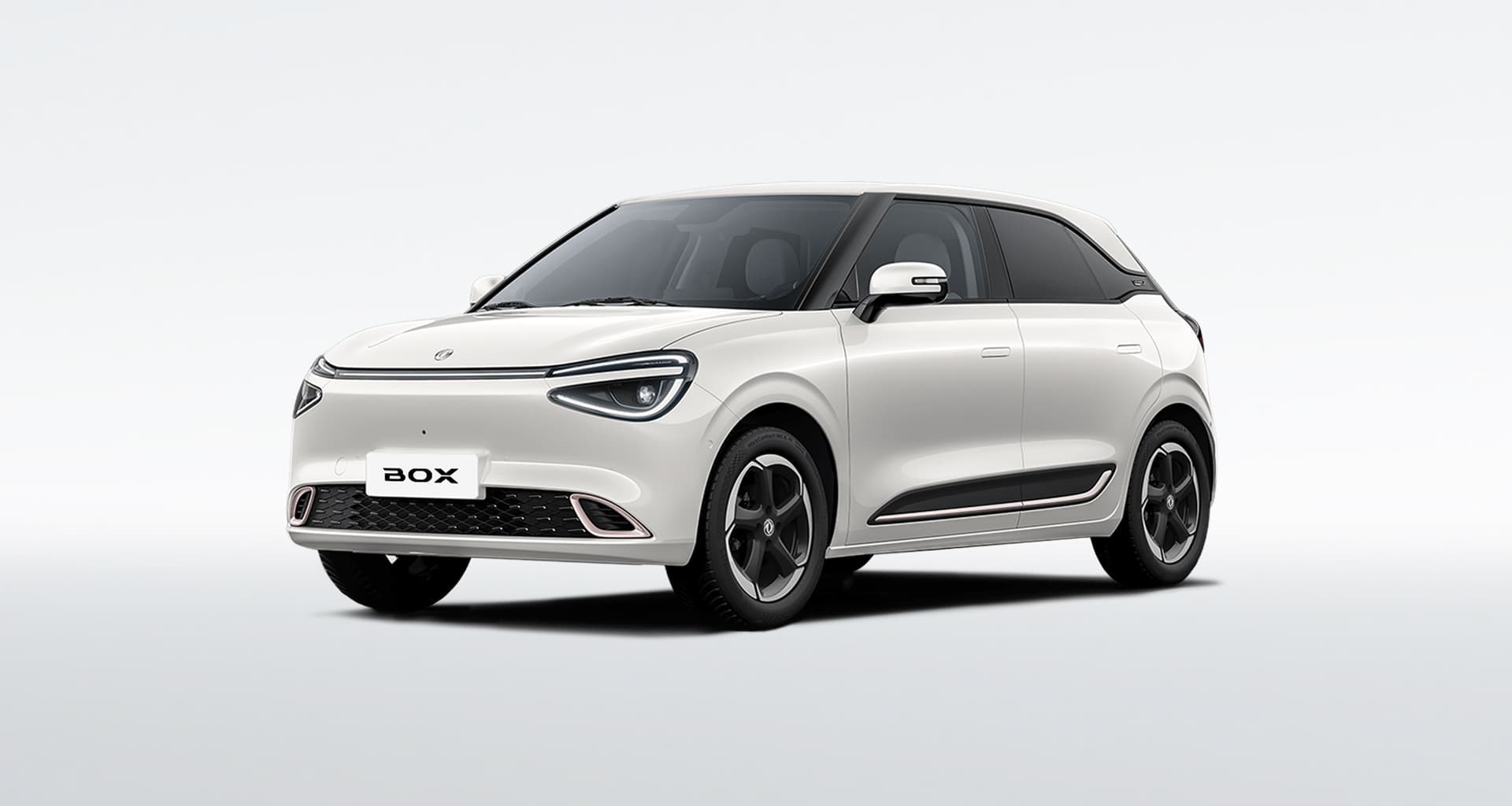 Dongfeng BOX front three-quarter